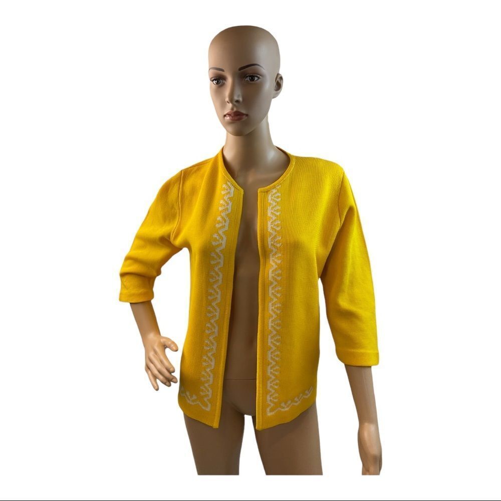 ILGWU Women’s Vintage Yellow Sweater.  Size S